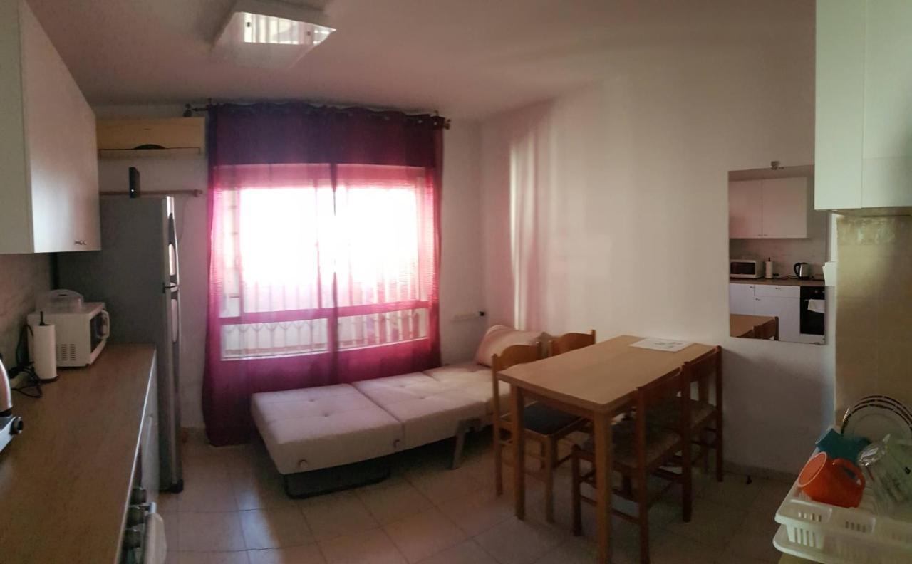 Cozy Flat With Parking Well-Placed Near Tlv Airport Lod Exterior photo