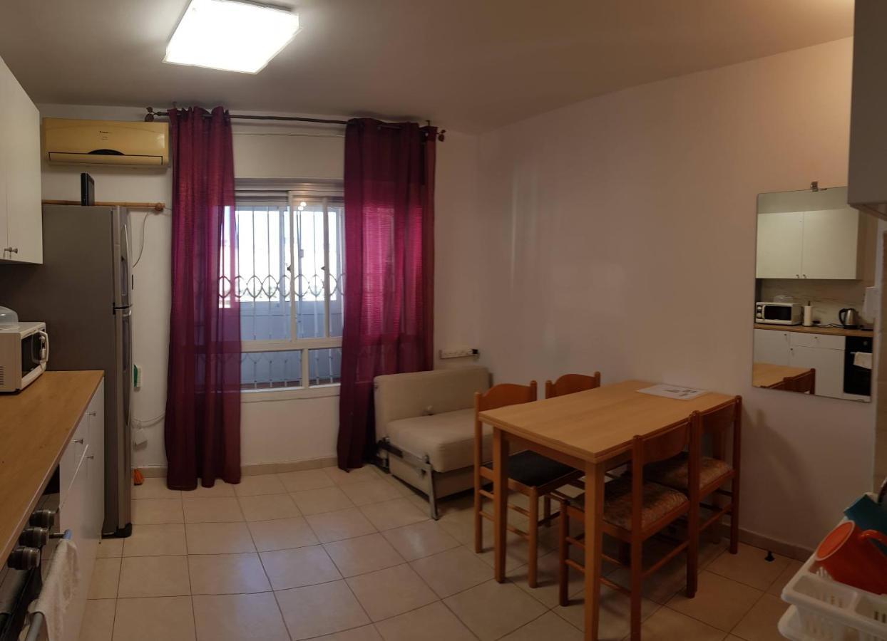 Cozy Flat With Parking Well-Placed Near Tlv Airport Lod Exterior photo
