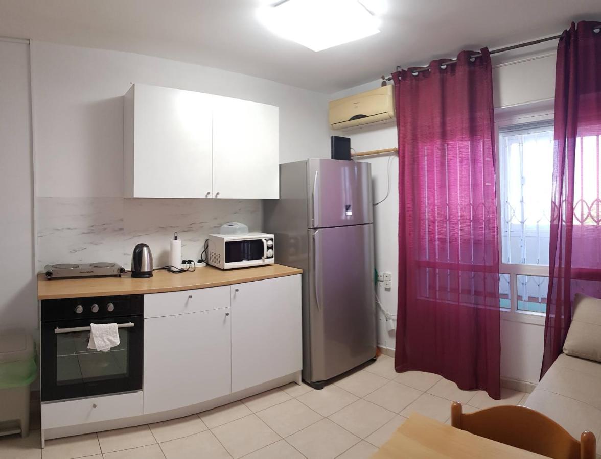 Cozy Flat With Parking Well-Placed Near Tlv Airport Lod Exterior photo