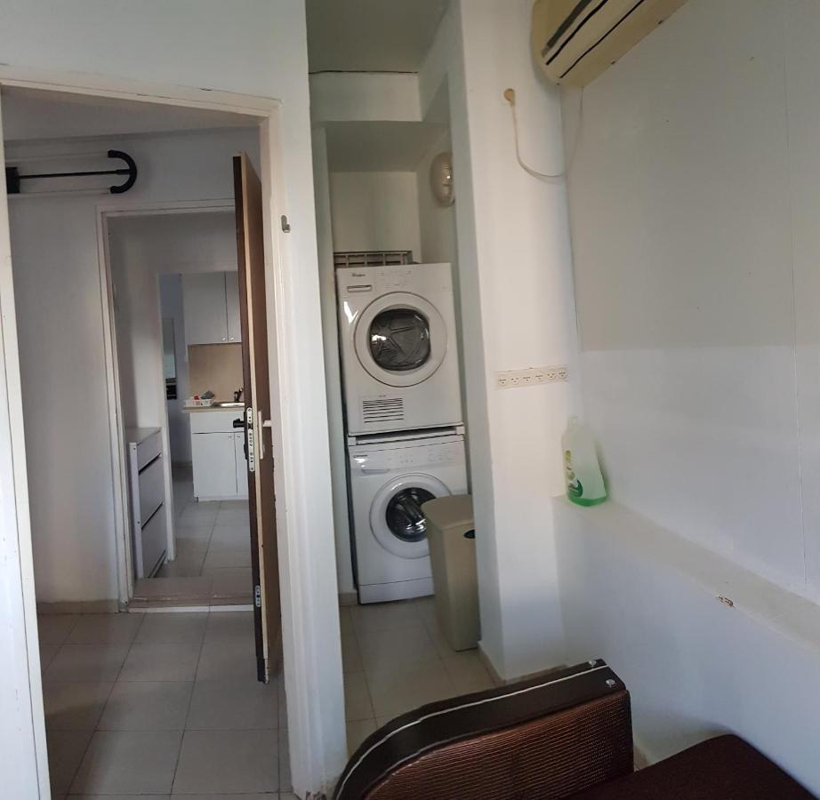 Cozy Flat With Parking Well-Placed Near Tlv Airport Lod Exterior photo